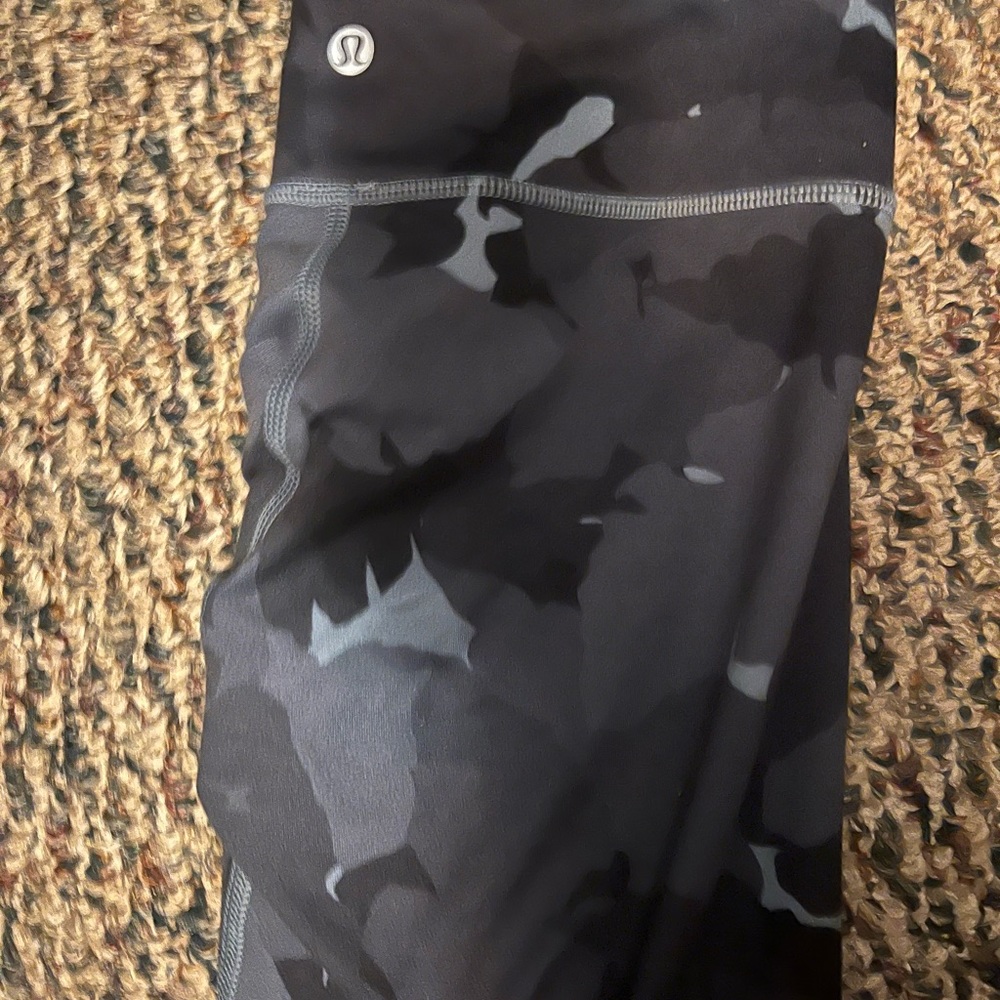 Brand new LULULEMON leggings army grey